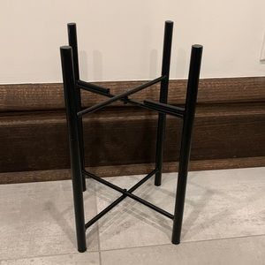 Folding plant stand